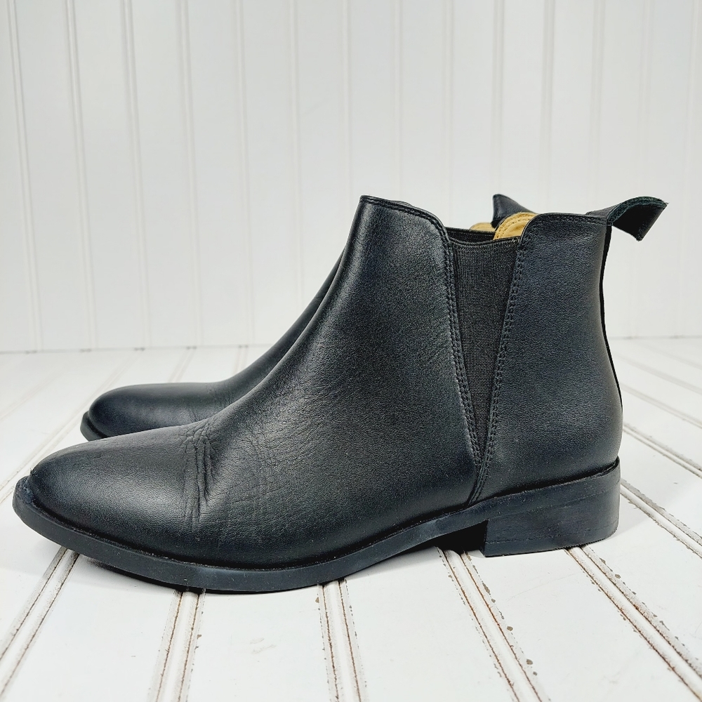 Nisolo Black Leather Chelsea Ankle Boots